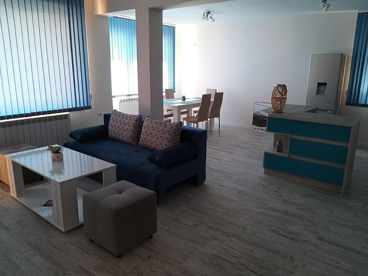 Апартамент Трапезица Скай Veliko Tărnovo Exteriör bild