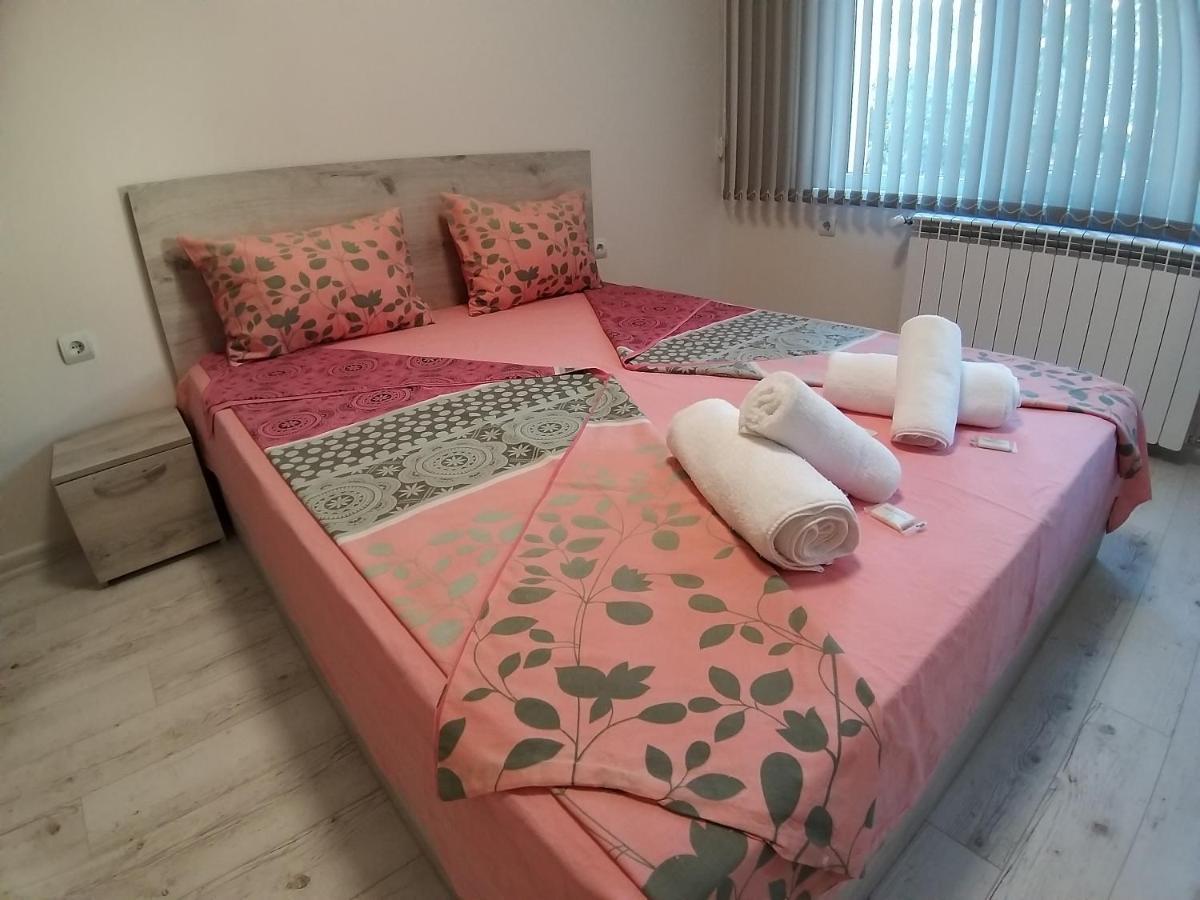 Апартамент Трапезица Скай Veliko Tărnovo Exteriör bild