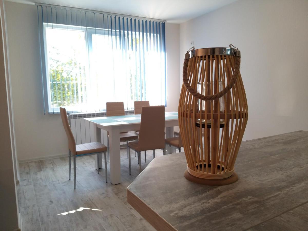 Апартамент Трапезица Скай Veliko Tărnovo Exteriör bild